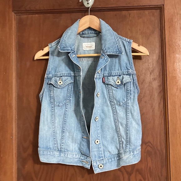 levi jean vest
